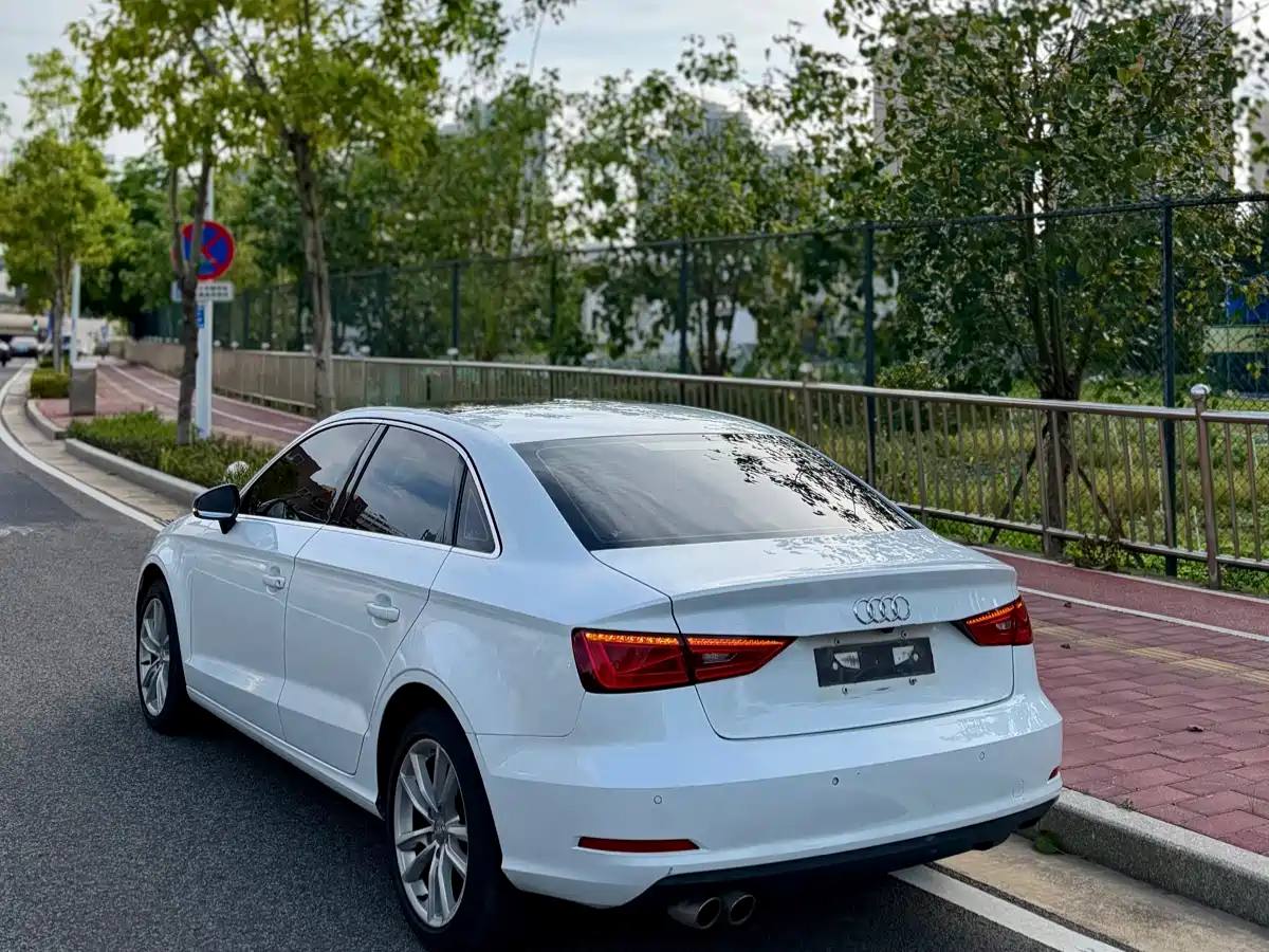 Audi A3 2016 Limousine 35 TFSI Style фото 3
