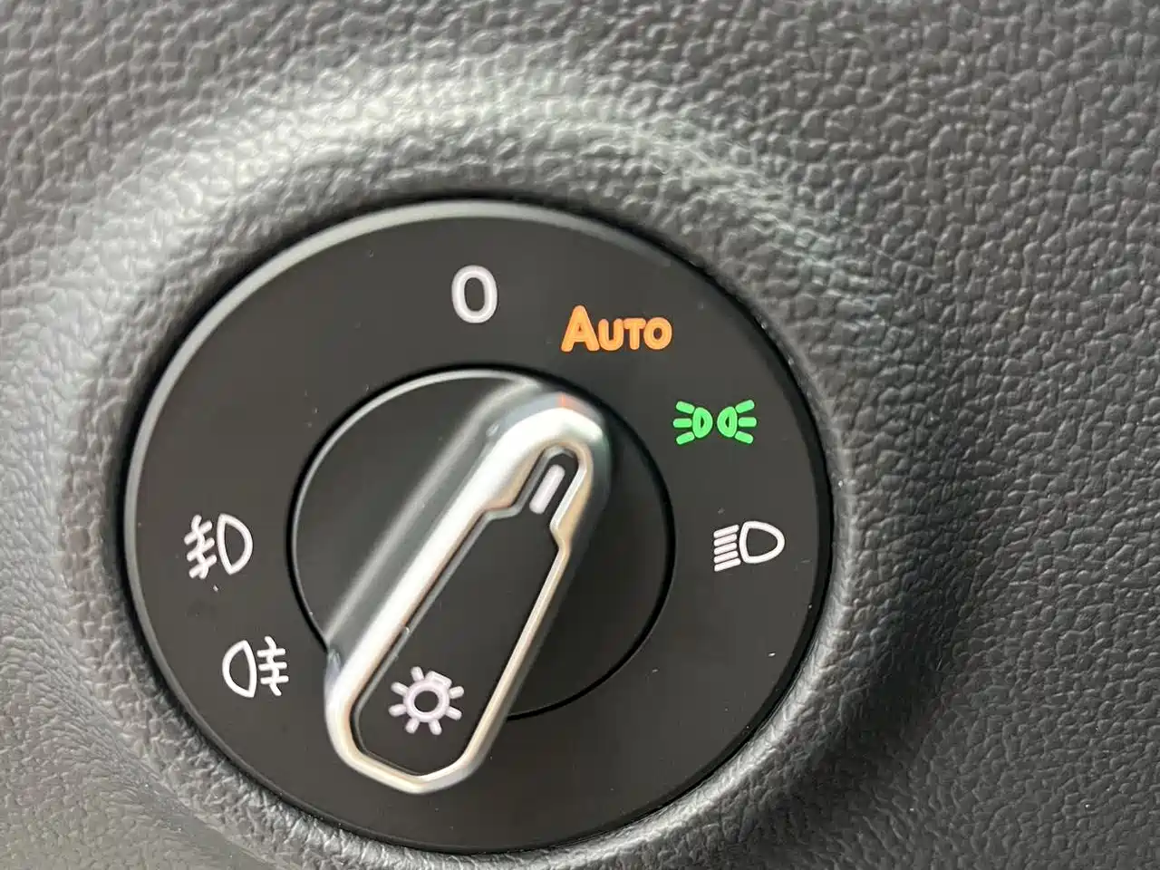 Volkswagen Tayron 2022 280TSI 2WD Luxury Smart Connect Edition фото 15