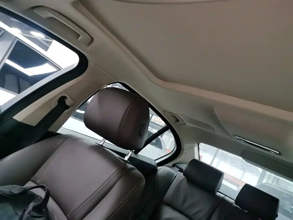 BMW 5 Series 2014 525Li Luxury Design Package фото 8