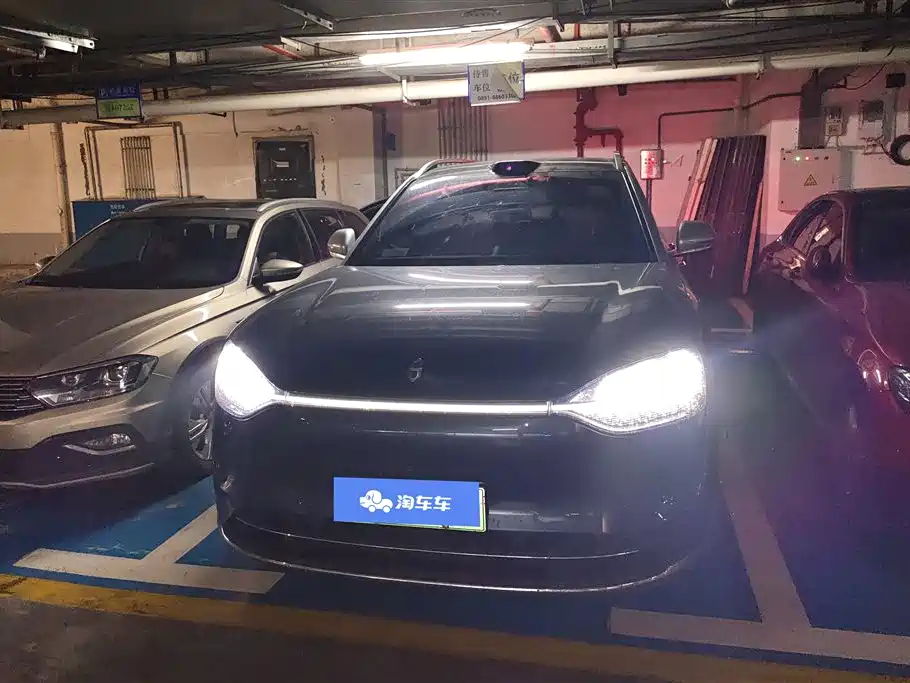AITO Wenjie AITO M9 2024 Extended Range Max 42kWh 5-seater фото 2