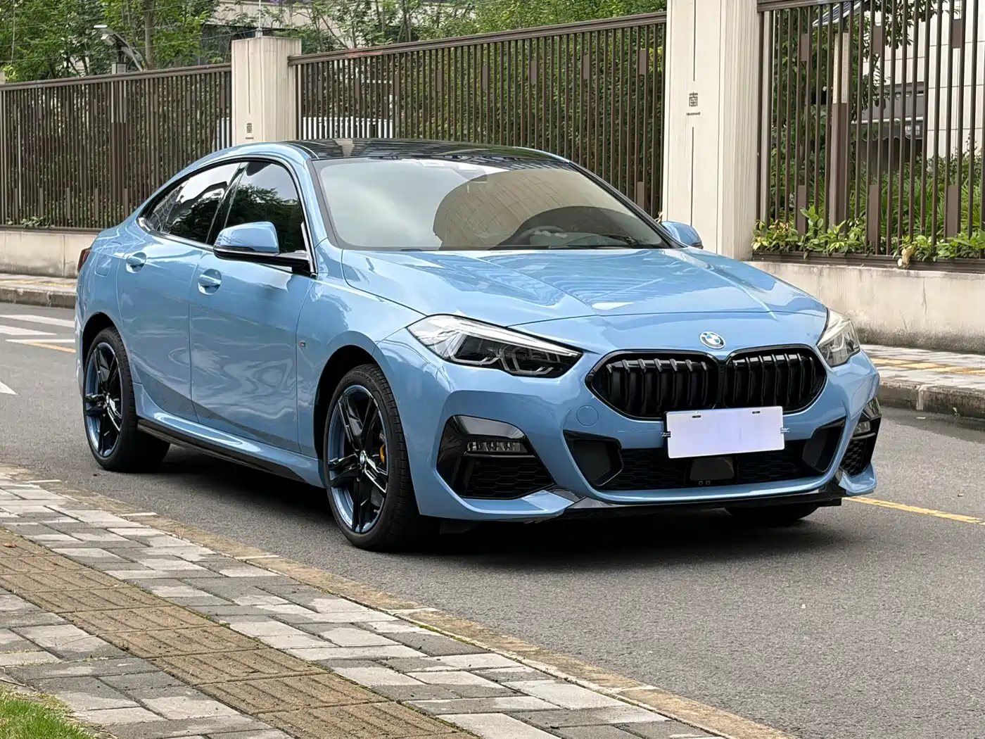 BMW 2 Series (Import) 2023 225i 4-Door Coupe M Sport Package фото 3