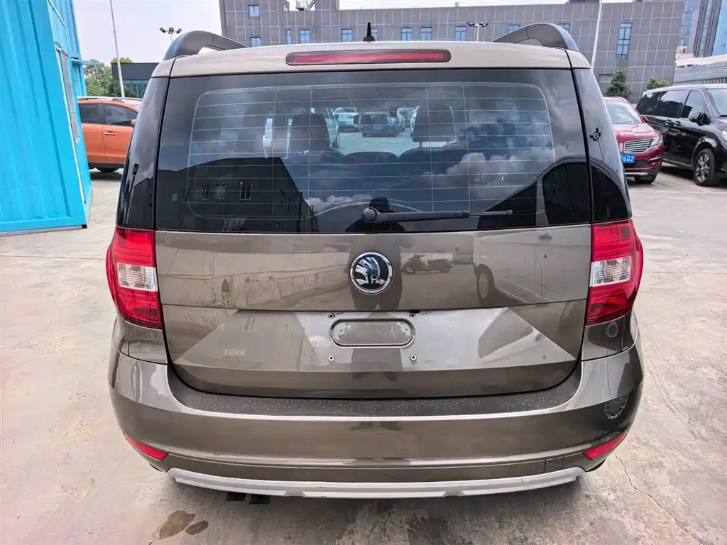 Škoda Yeti 2017 TSI280 DSG Advance фото 5