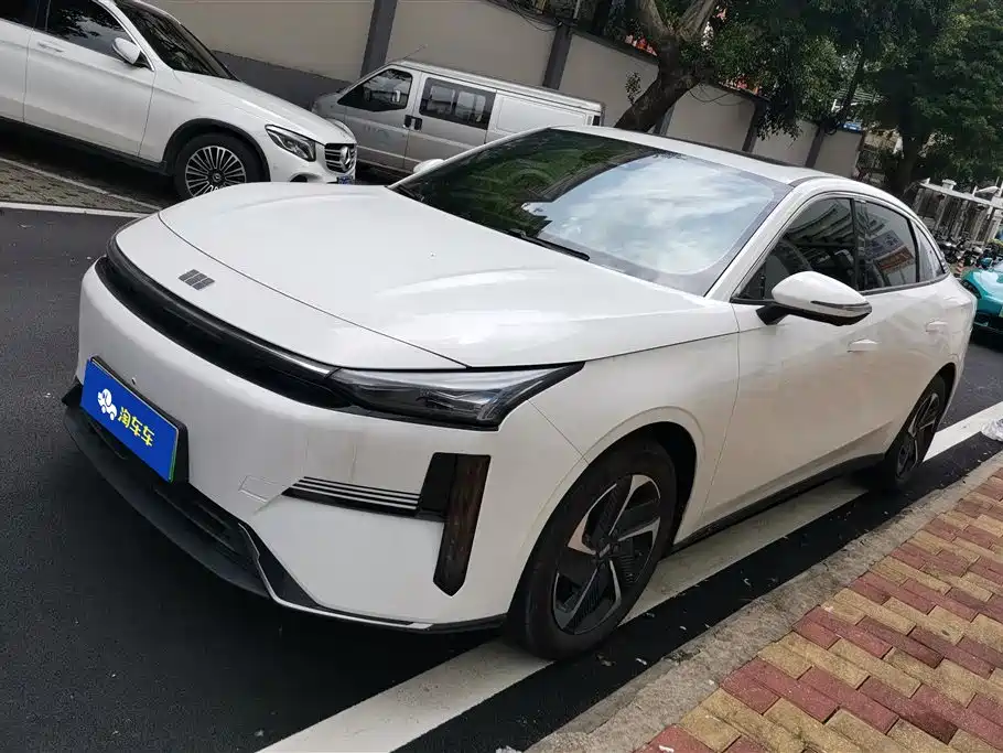 Geely Galaxy Galaxy L6 2024 125km PLUS Soaring Dragon Edition