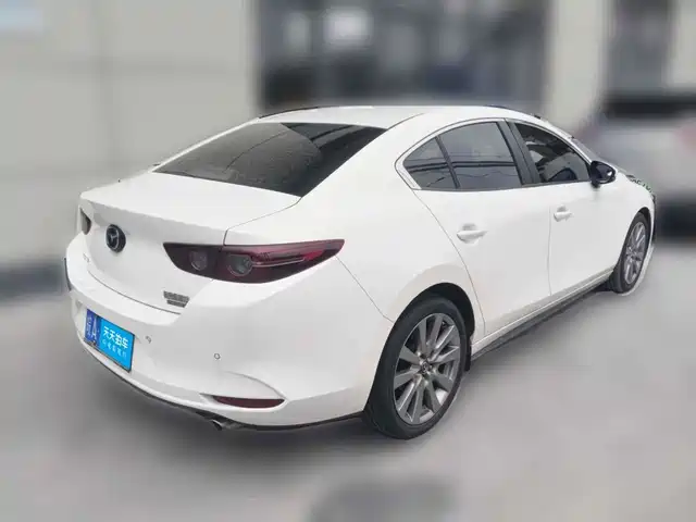 Mazda Mazda3 Axela 2020 2.0L Automatic Stylish Edition — фото 5