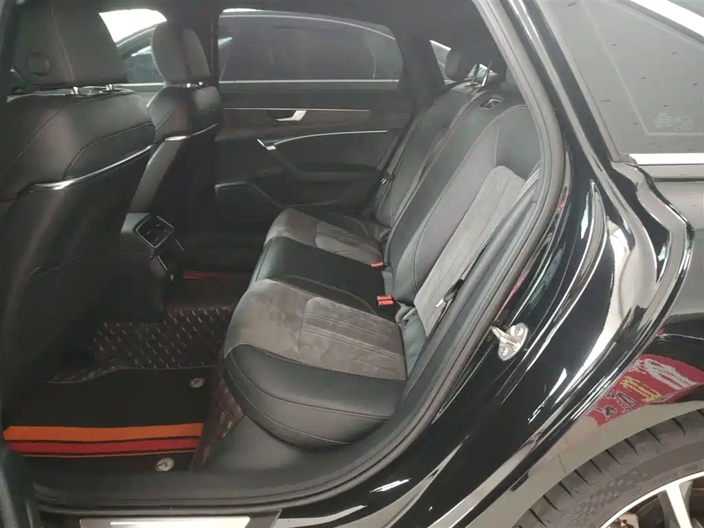 Audi A6L 2021 40 TFSI Luxury Sport фото 12