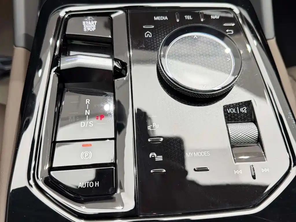BMW 5 Series 2025 525Li M Sport Package фото 22