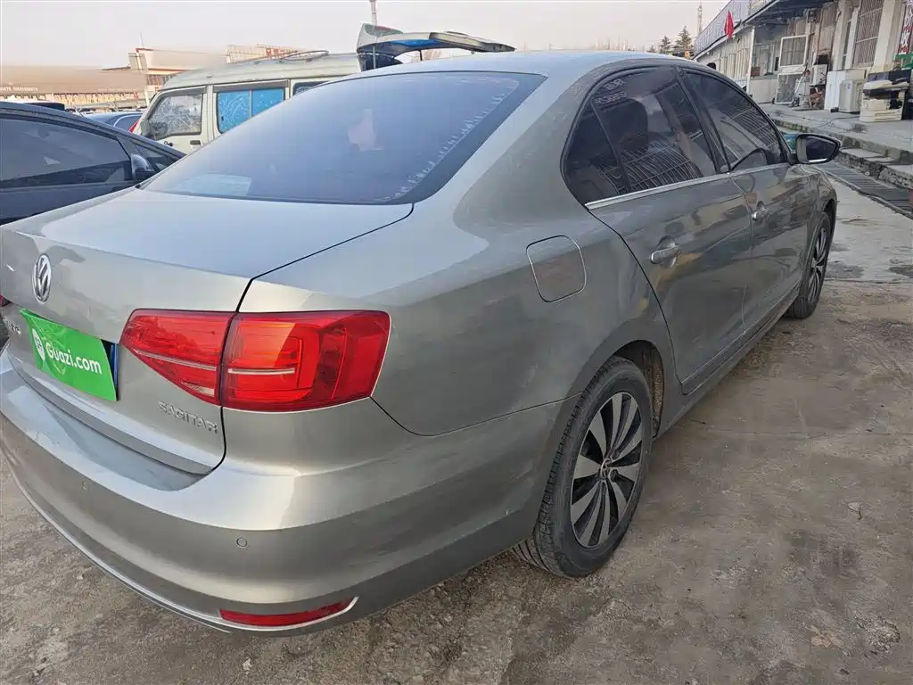 Volkswagen Sagitar 2018 1.6L Automatic Comfort фото 24