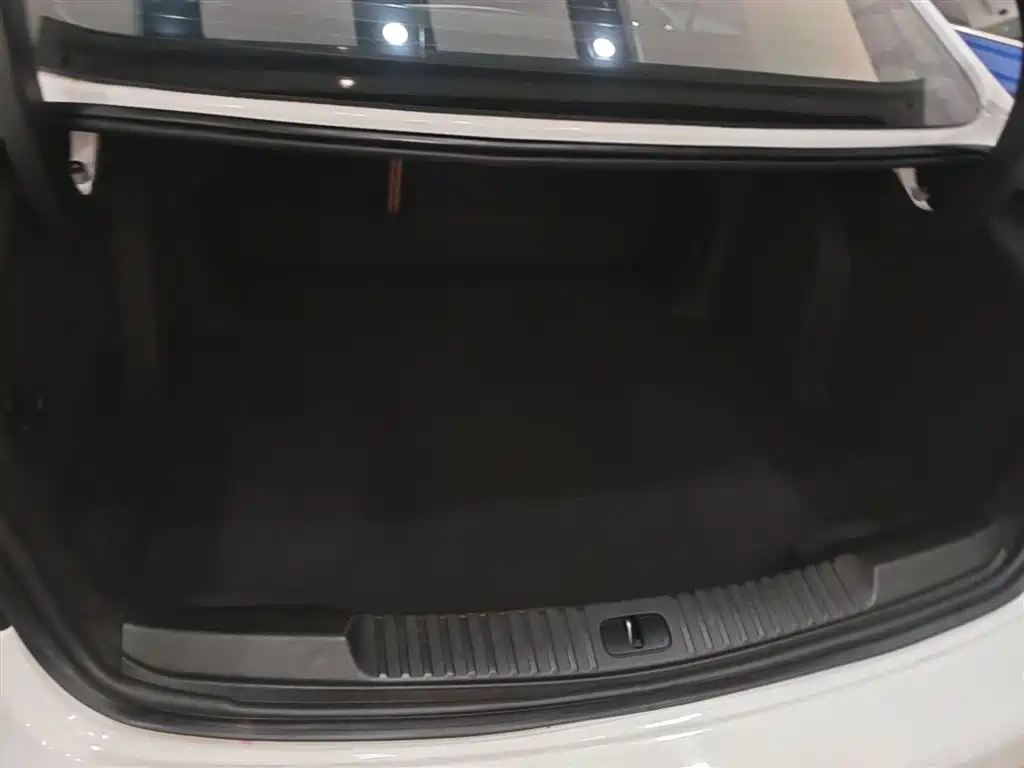 Buick Verano 2017 Sedan 20T DCT Flagship фото 19