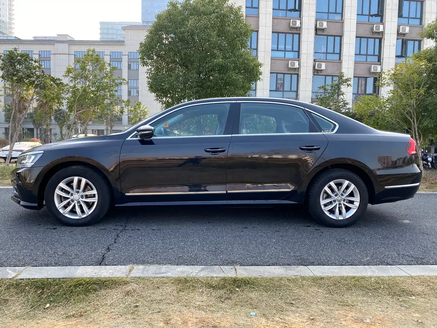 Volkswagen Passat 2017 330TSI DSG Prestige фото 4