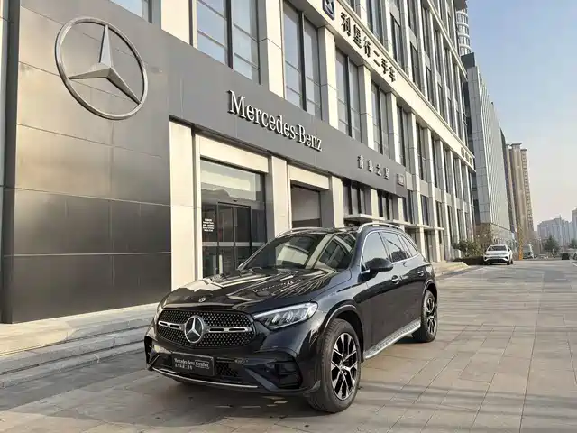 MERCEDES-BENZ GLC