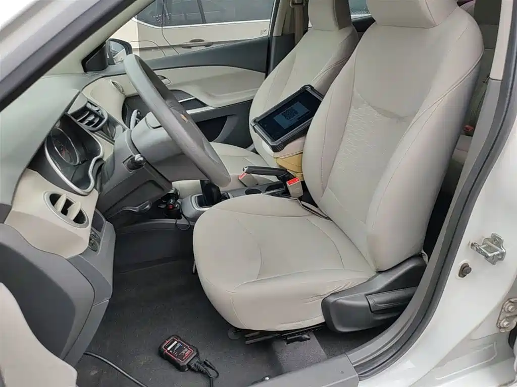 Chevrolet Sail 2015 Sail 3 1.5L Manual Ideal Sunroof Edition фото 15