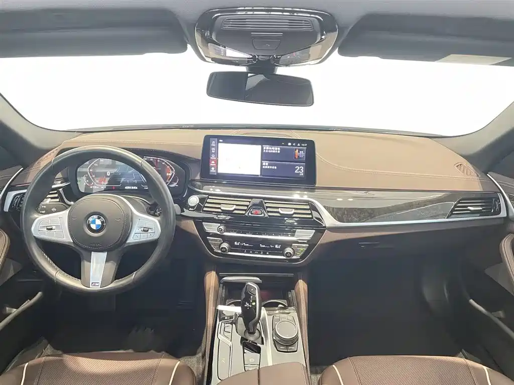 BMW 5 Series 2022 Model Second Facelift 525Li M Sport Package фото 9