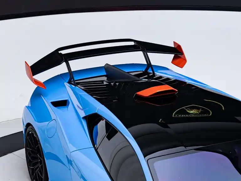 LAMBORGHINI HURACÁN