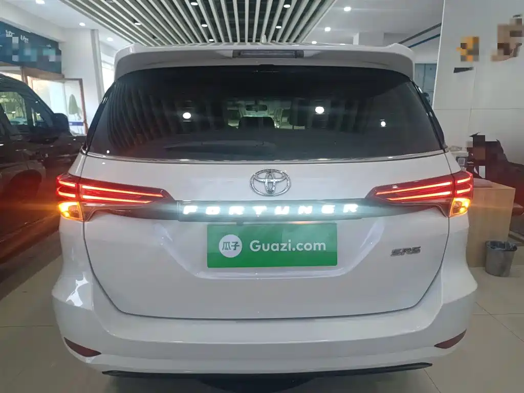 Toyota Fortuner 2016 2.7L Middle East Edition фото 6