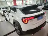 Фото 5 - Lynk & Co 02