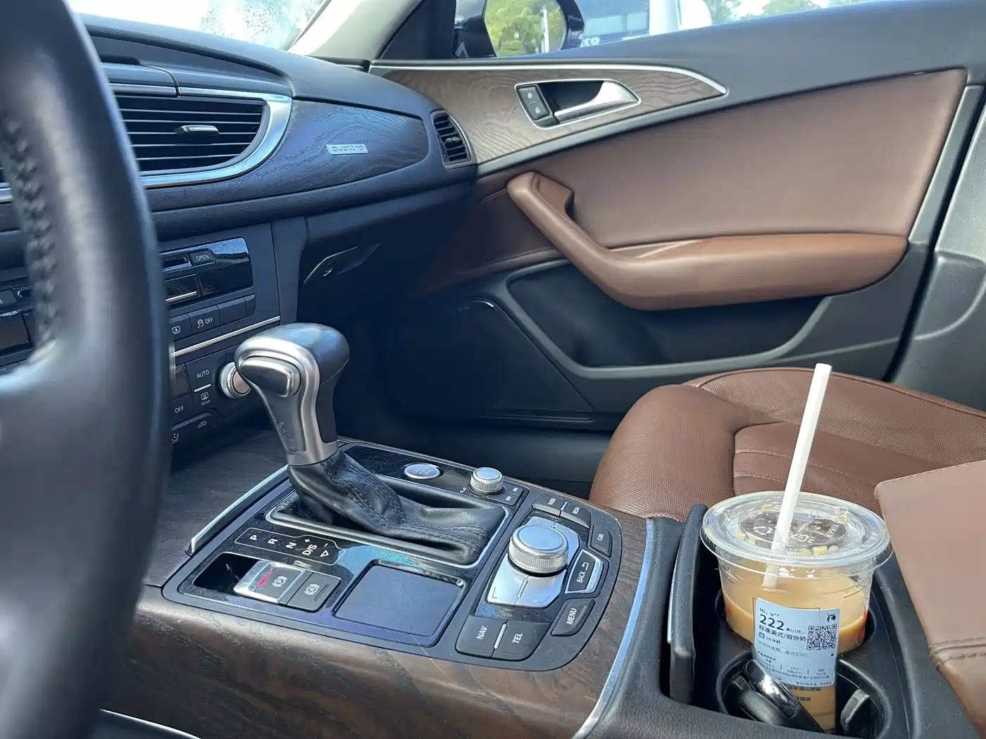 Фото 7 - Audi A6L
