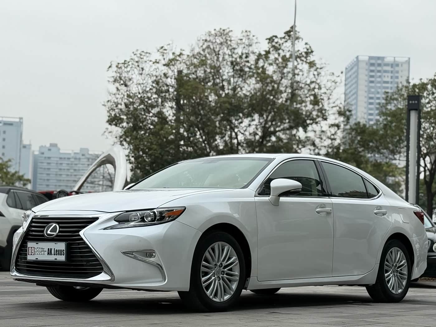Lexus ES