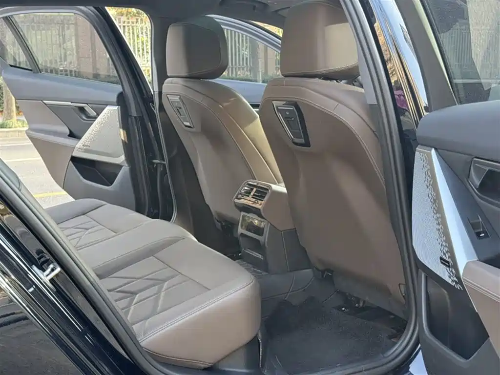 BMW 5 Series 2024 525Li Luxury Package фото 19