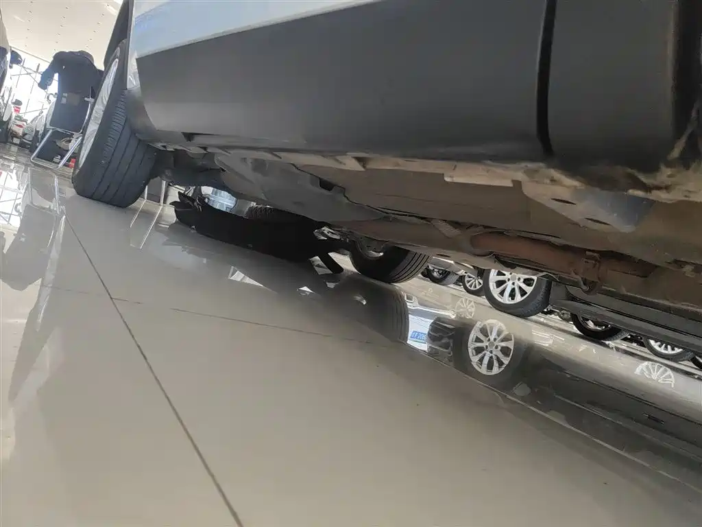 Land Rover Discovery Sport 2019 240PS SE Edition China VI фото 20