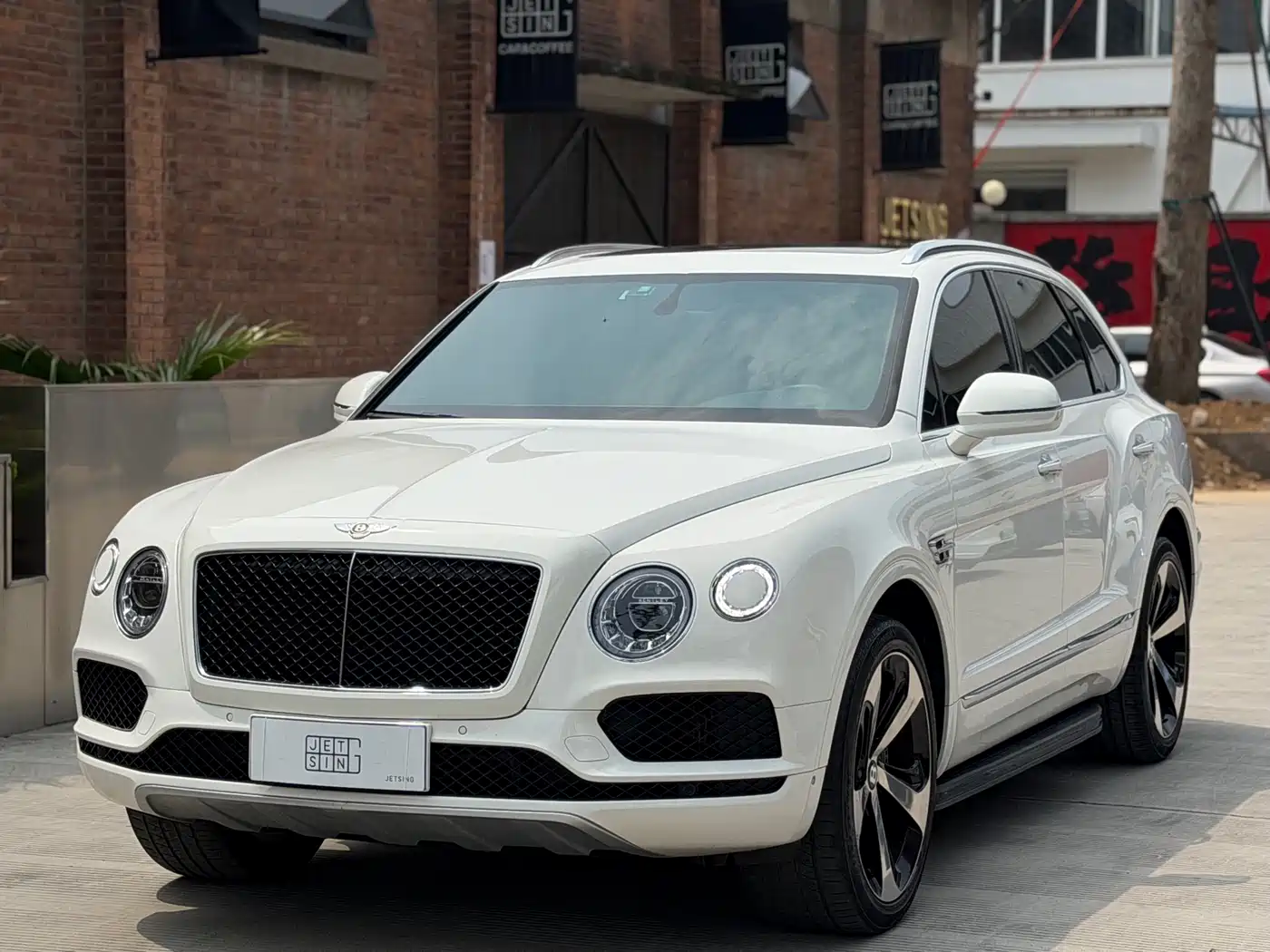 Bentley Bentayga 2018 4.0T V8 фото 2