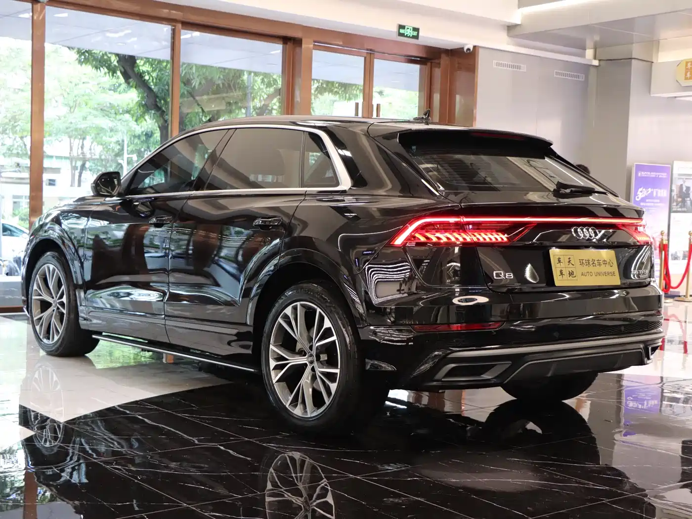 Audi Q8 2022 55 TFSI Luxury Dynamic фото 4