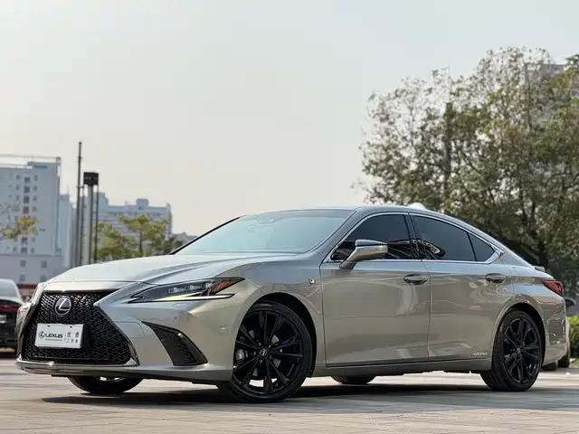 Lexus ES 2021 300h F SPORT