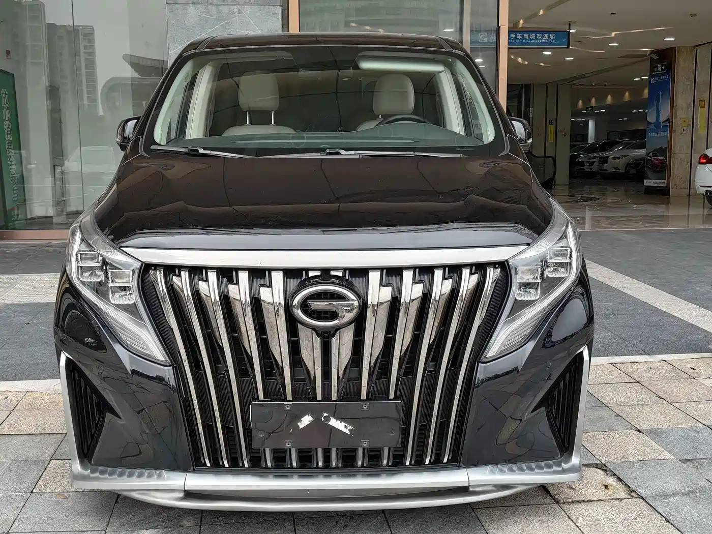Photo 2 - GAC Trumpchi M8