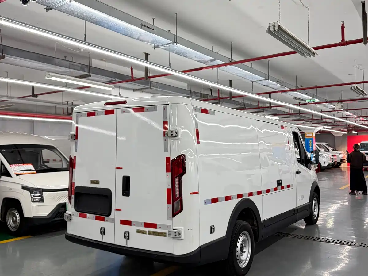 JIANGQI GROUP VAN BAOLU