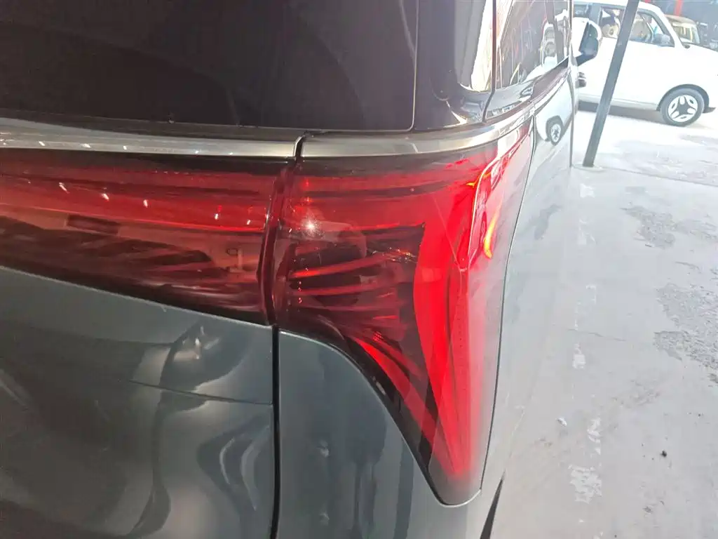 Buick Century 2023 2.0T 7-Seater World Edition фото 24