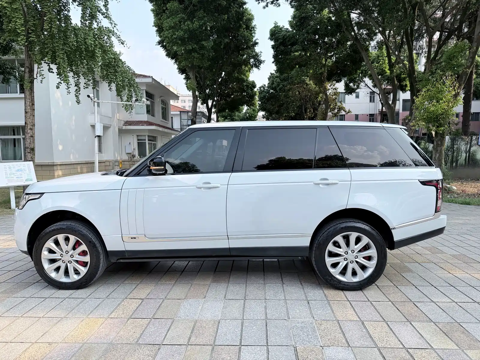Фото 8 - Land Rover Range Rover