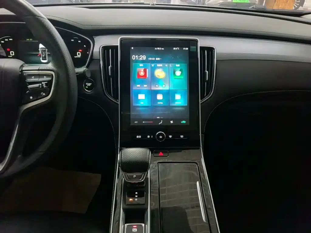 Фото 13 - Roewe i6 MAX EV