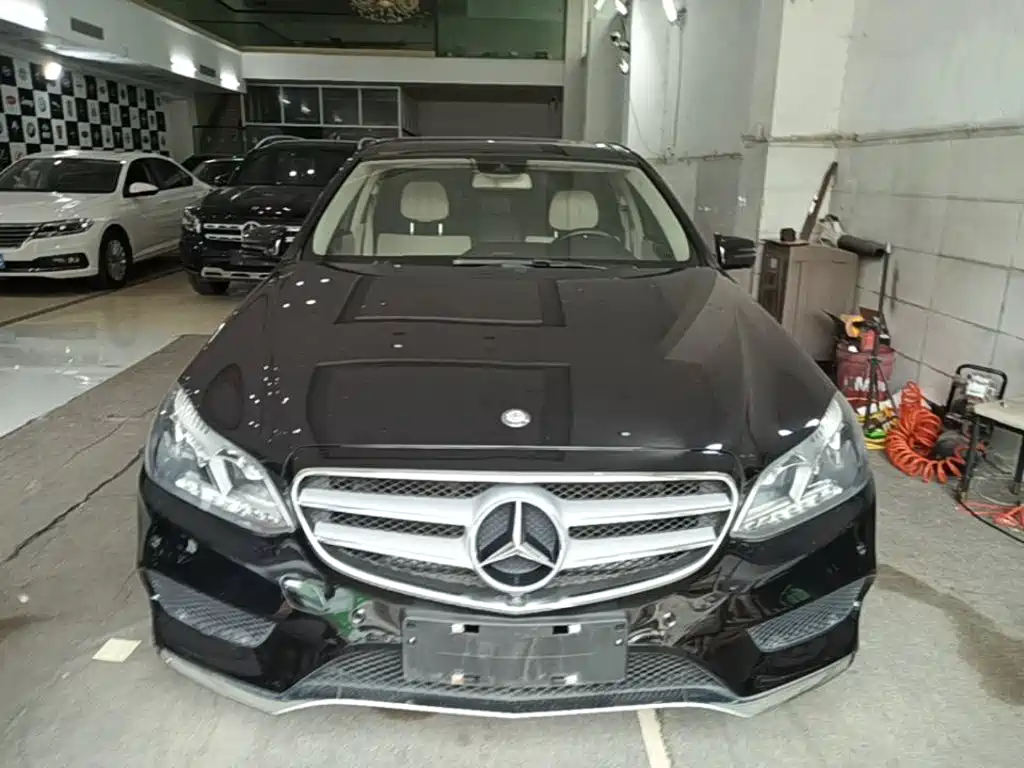 Photo 3 - Mercedes-Benz E-Class
