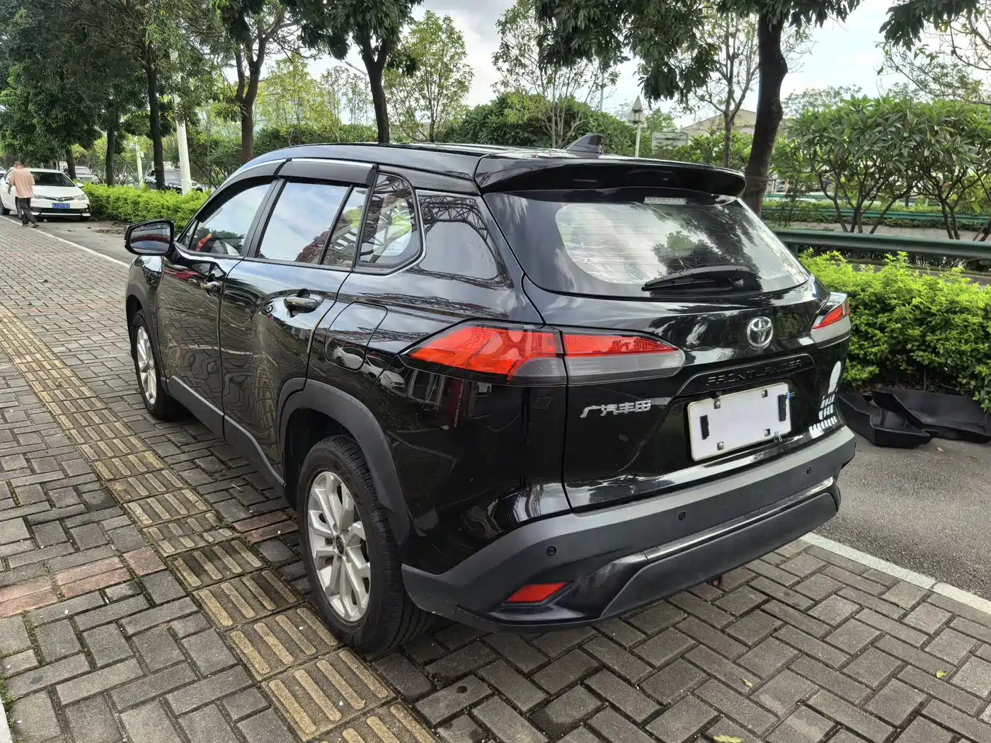 Toyota Frontlander 2022 2.0L CVT Elite фото 6