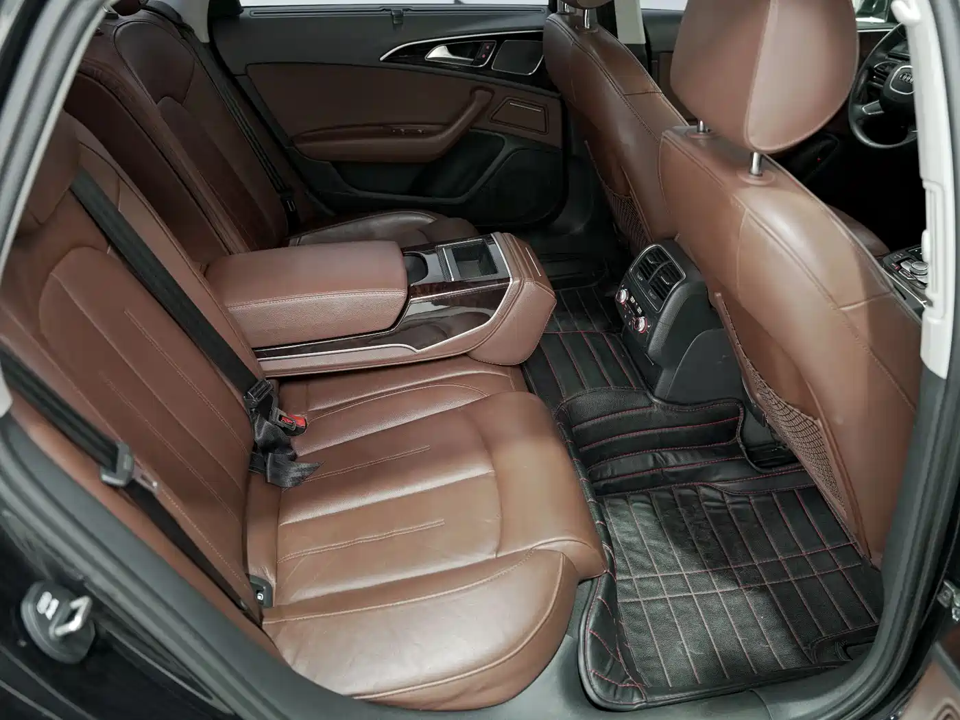 Audi A6L 2014 30 FSI Comfort фото 16