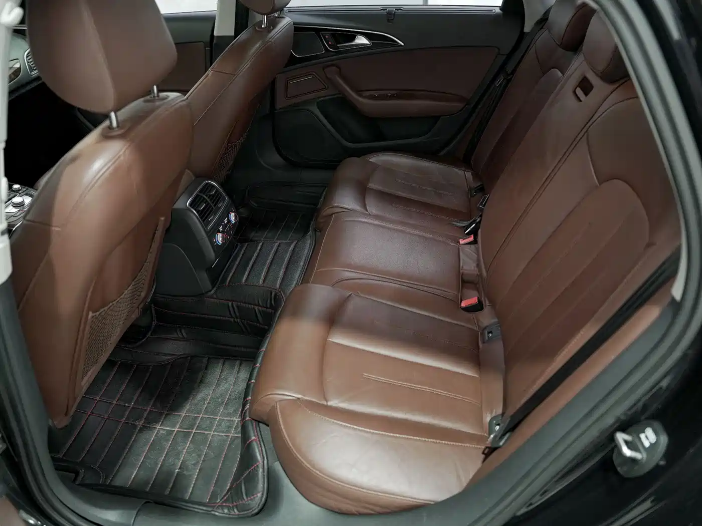 Audi A6L 2014 30 FSI Comfort фото 15