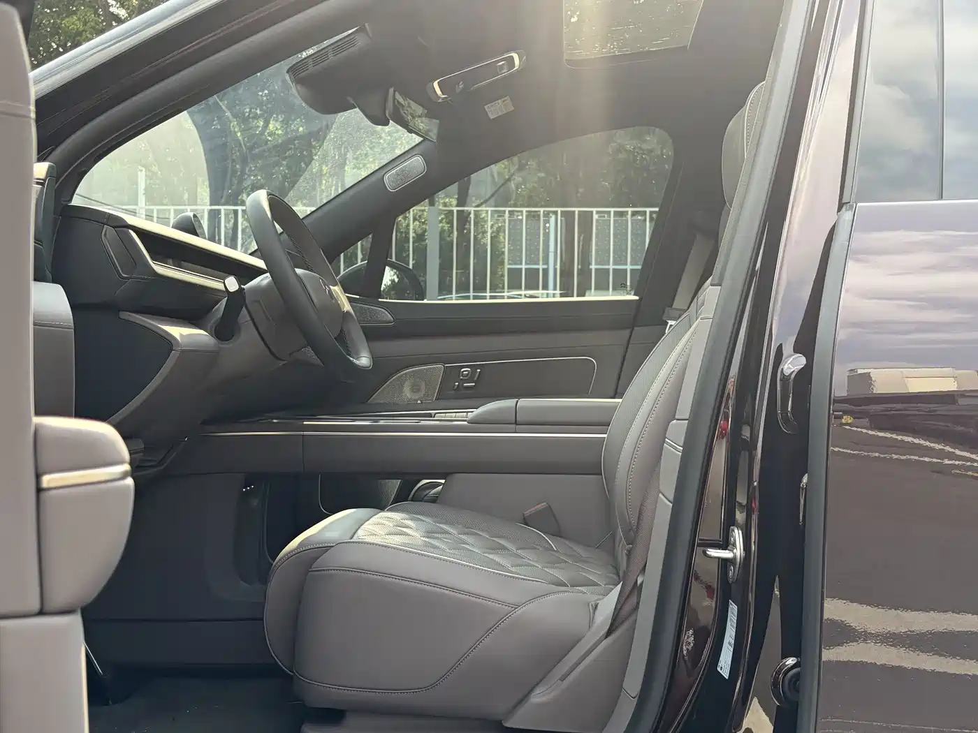 NIO ES8 2026 2025 Model 6-Seat Executive Luxury Edition