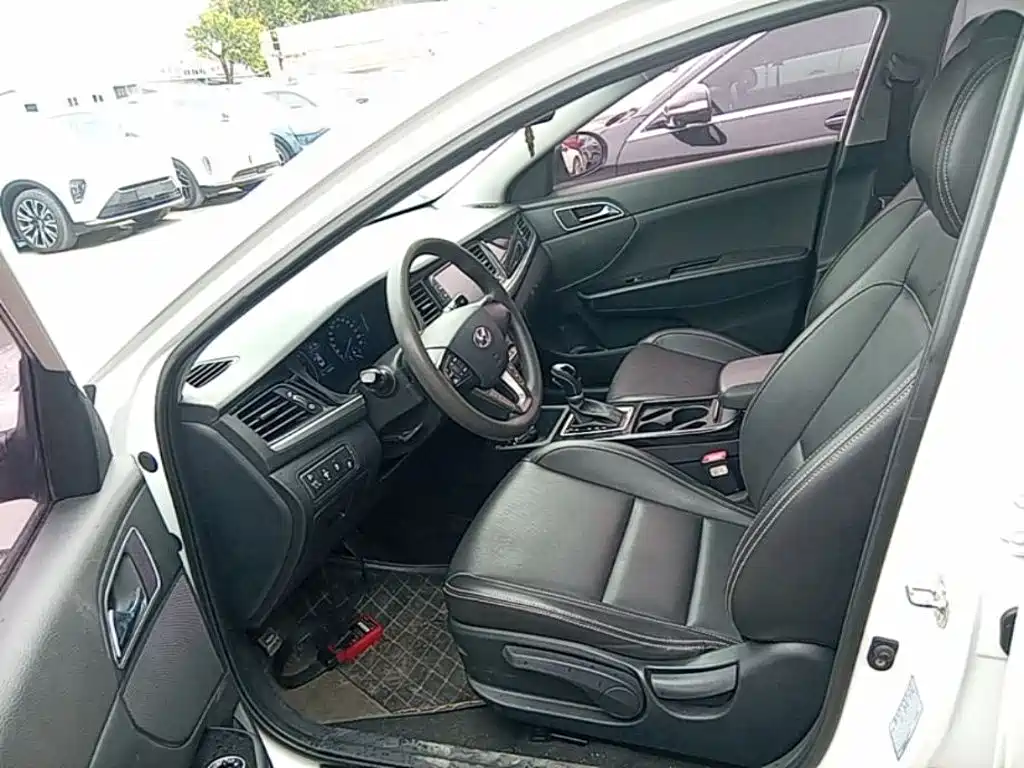 صورة 12 - Hyundai Mistra