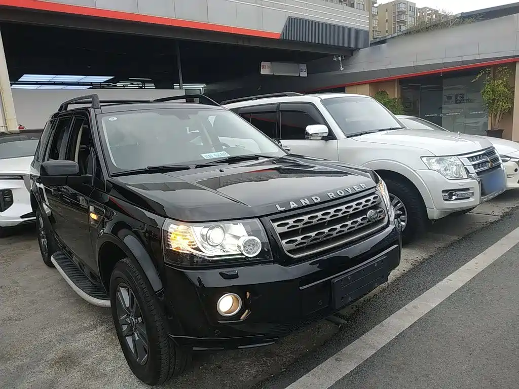 Land Rover Freelander 2 2014 2014 2.0T Si4 SE Gasoline Edition