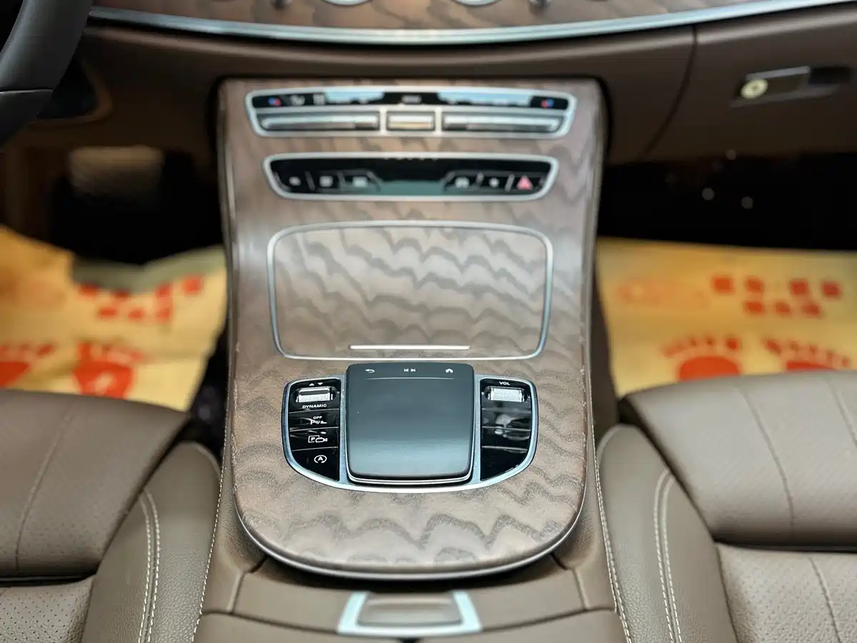 Mercedes-Benz E-Class 2023 E 260 L фото 11