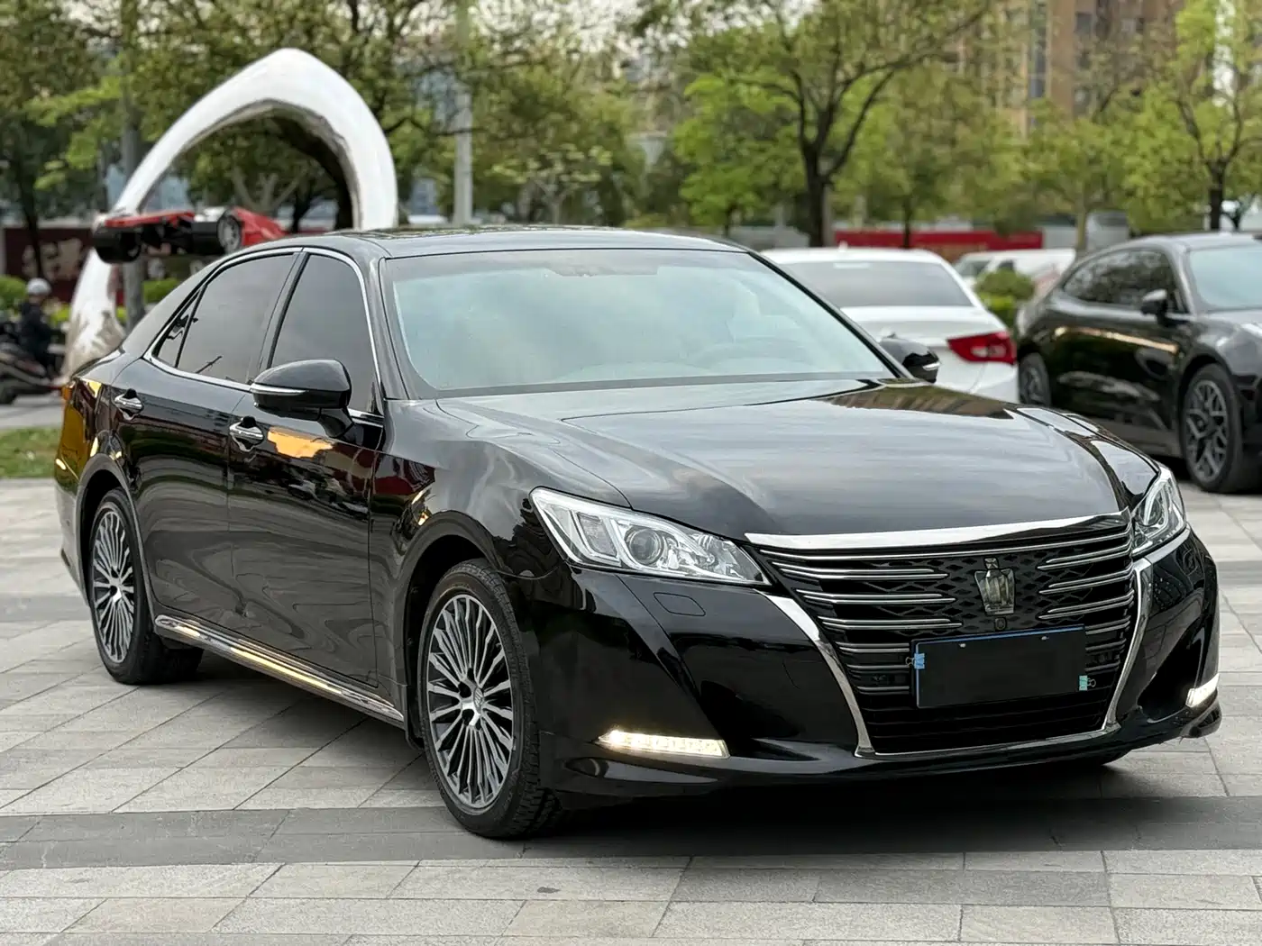 Toyota Crown 2018 2.0T Sport Edition фото 6