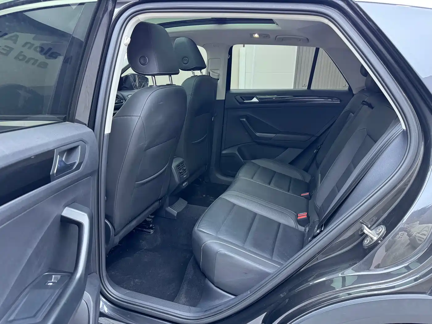 VOLKSWAGEN T ROC EXPLORING SONGS