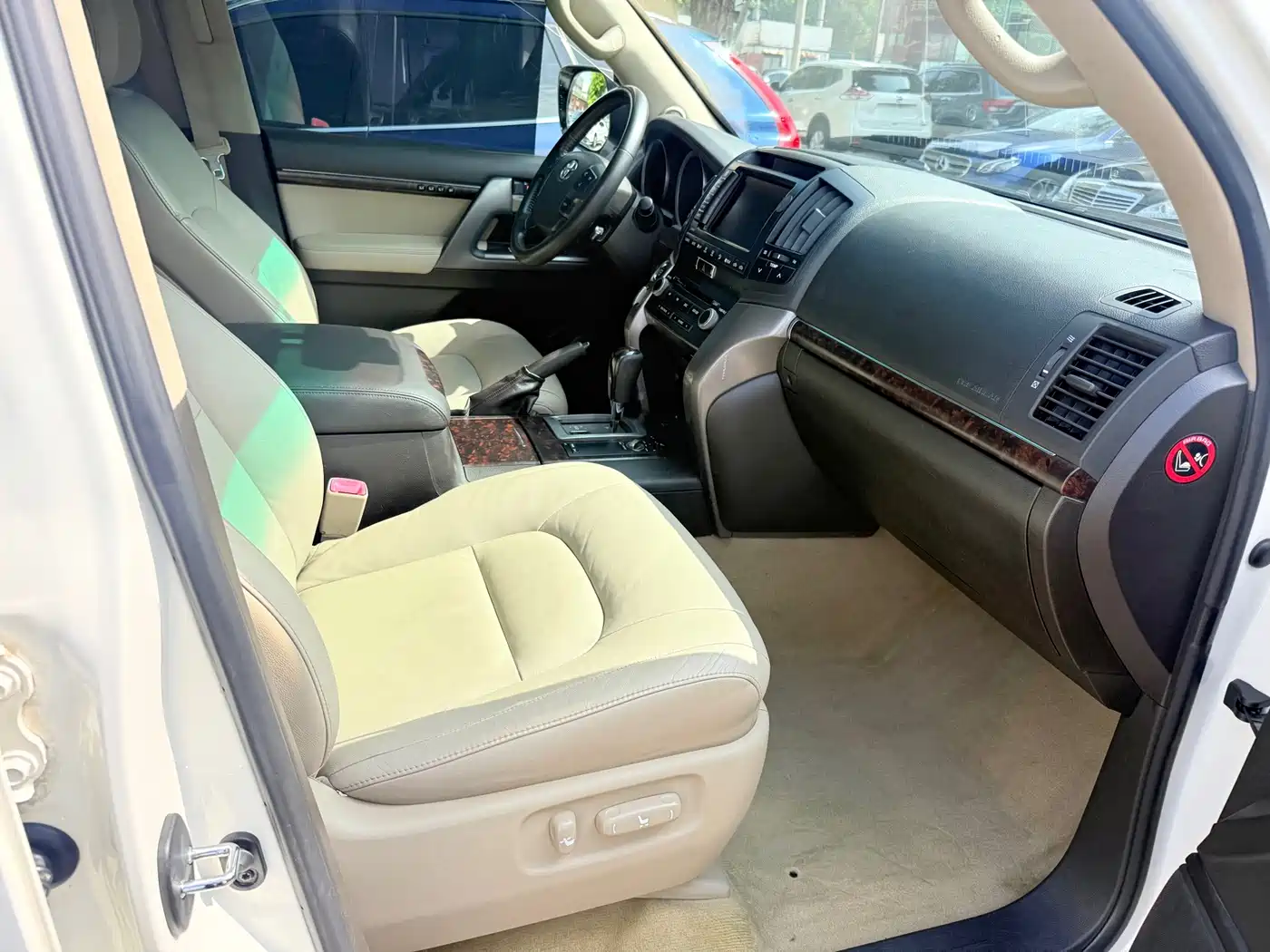 Photo 9 - Toyota Land Cruiser (Import)