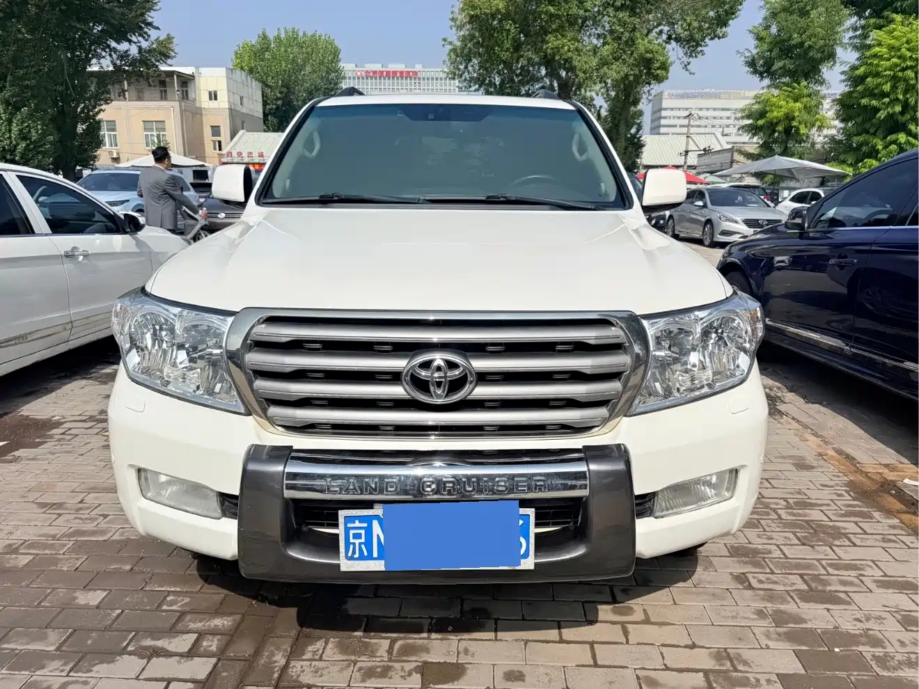 Photo 2 - Toyota Land Cruiser (Import)