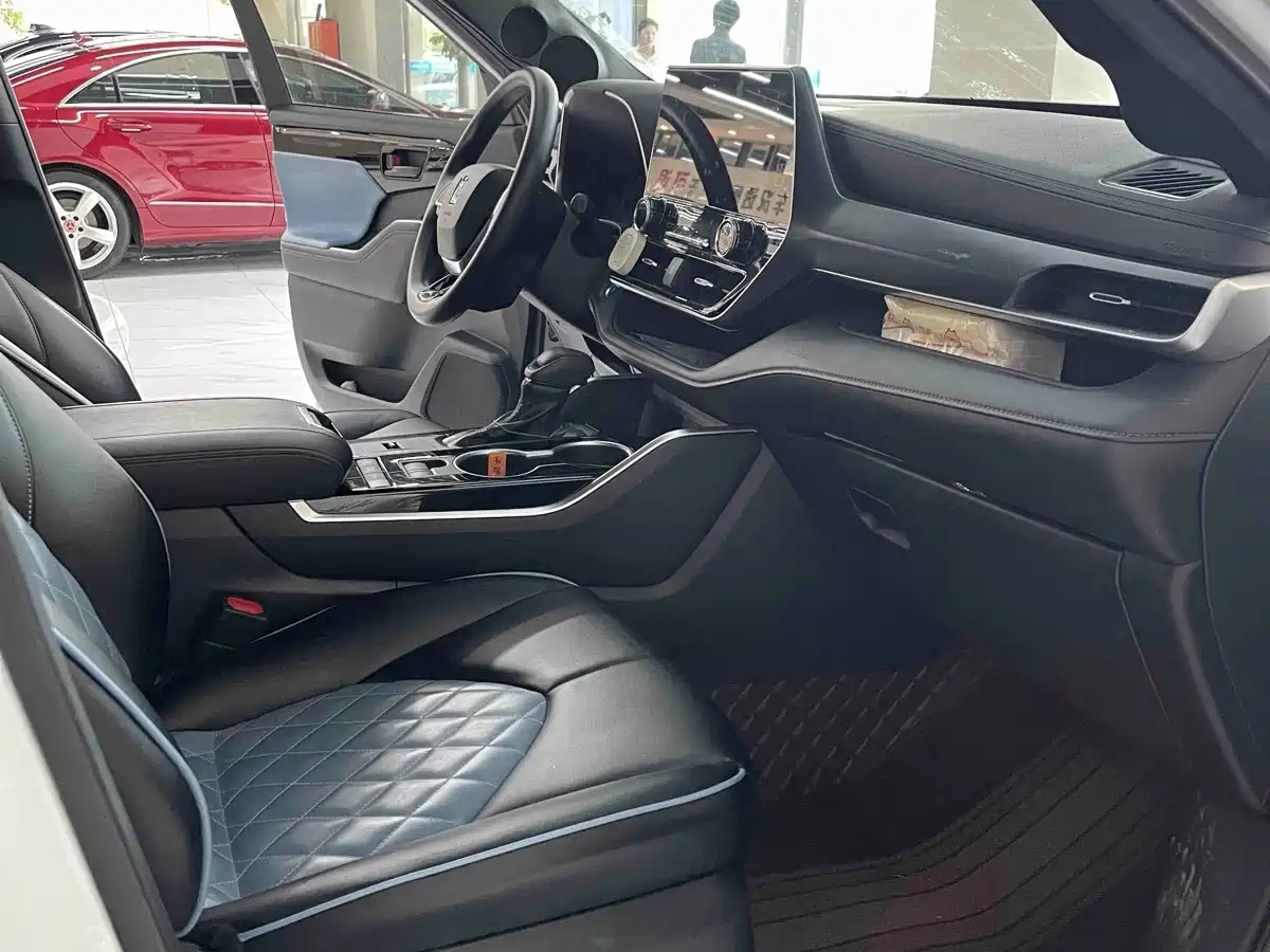 Фото 10 - Toyota Crown Kluger