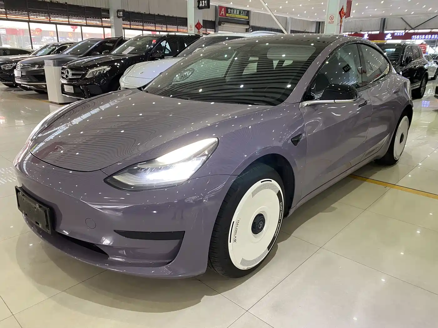 TESLA MODEL 3