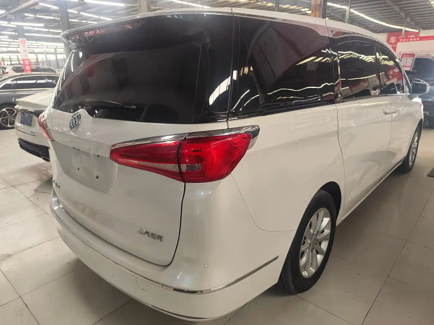 Buick GL8 2018 ES 28T Comfort Type China VI фото 17