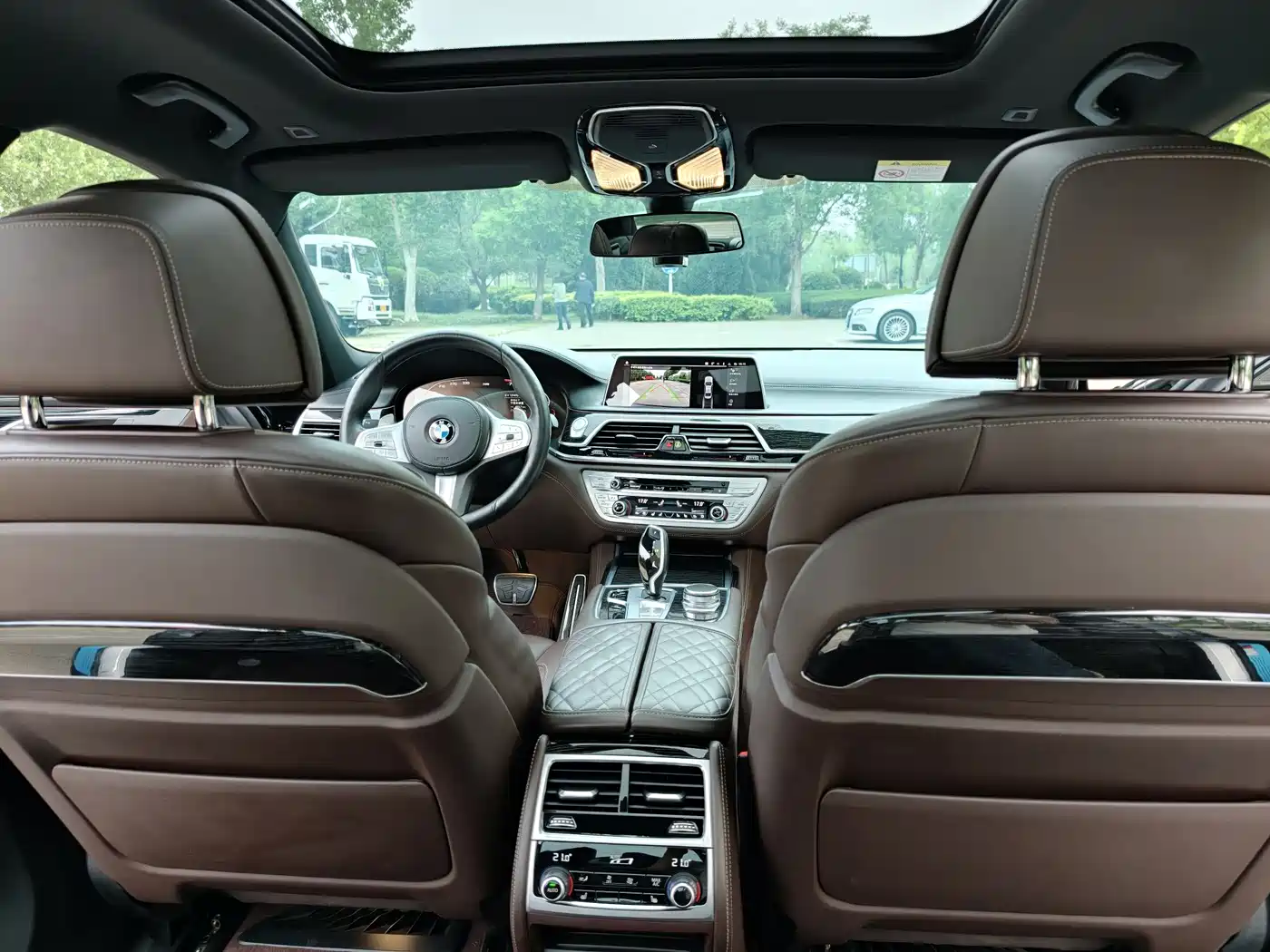 BMW 7 Series 2021 Model 740Li Premium M Sport Package фото 14