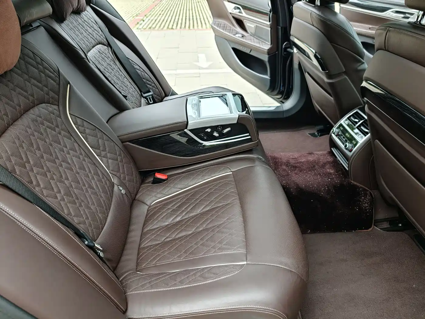 BMW 7 Series 2021 Model 740Li Premium M Sport Package фото 20