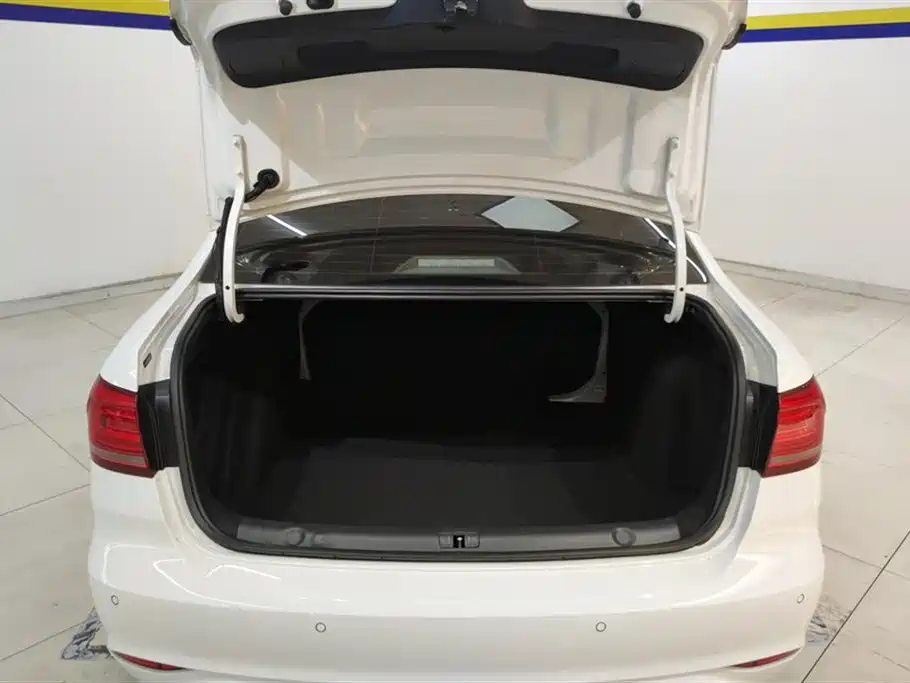 Volkswagen Lavida 2019 Lavida Start 1.5L Auto Trend (China VI) фото 4