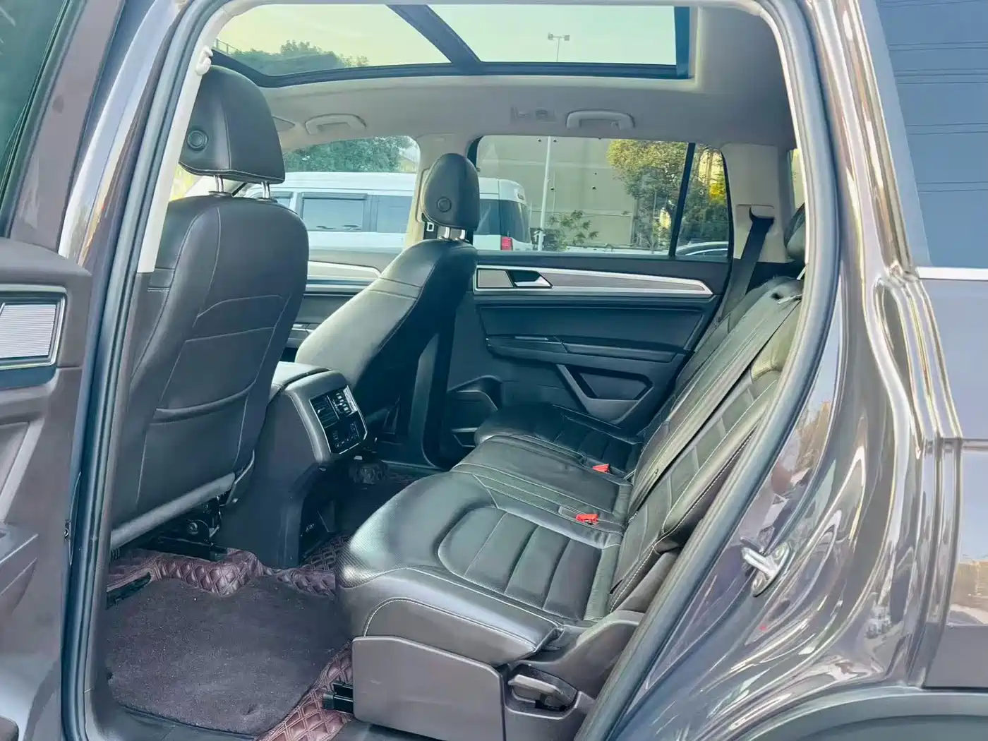 Volkswagen Teramont 2019 380TSI 4WD Luxury Edition China VI фото 6